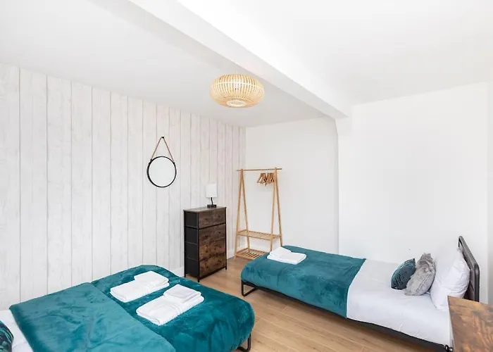 Sleeps 6 The Lovely Lymington Lock Off