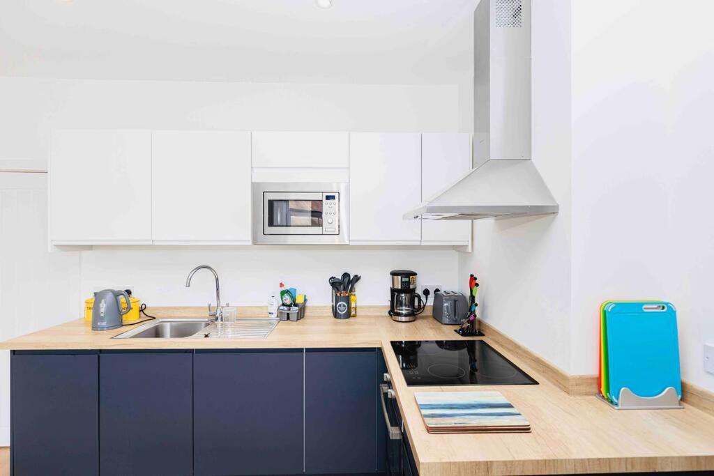 Sleeps 6 The Lovely Lock Off